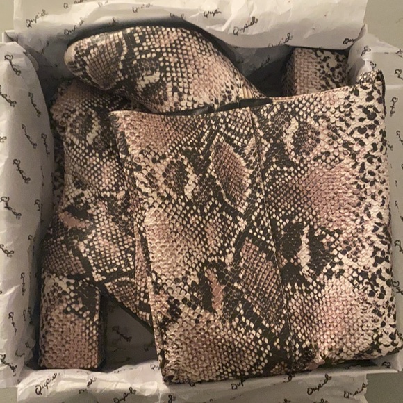 Qupid snakeskin boots size 8 - Picture 9 of 10